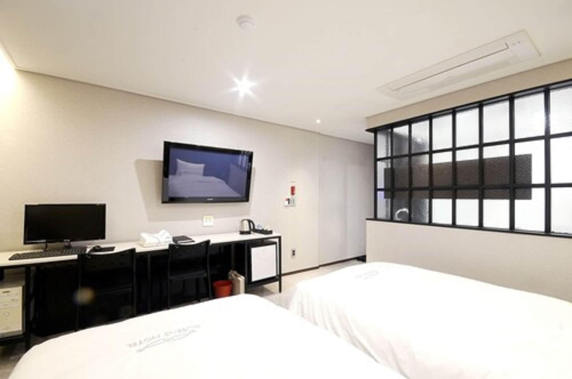 โรงแรม Queens Seomyeon 3*