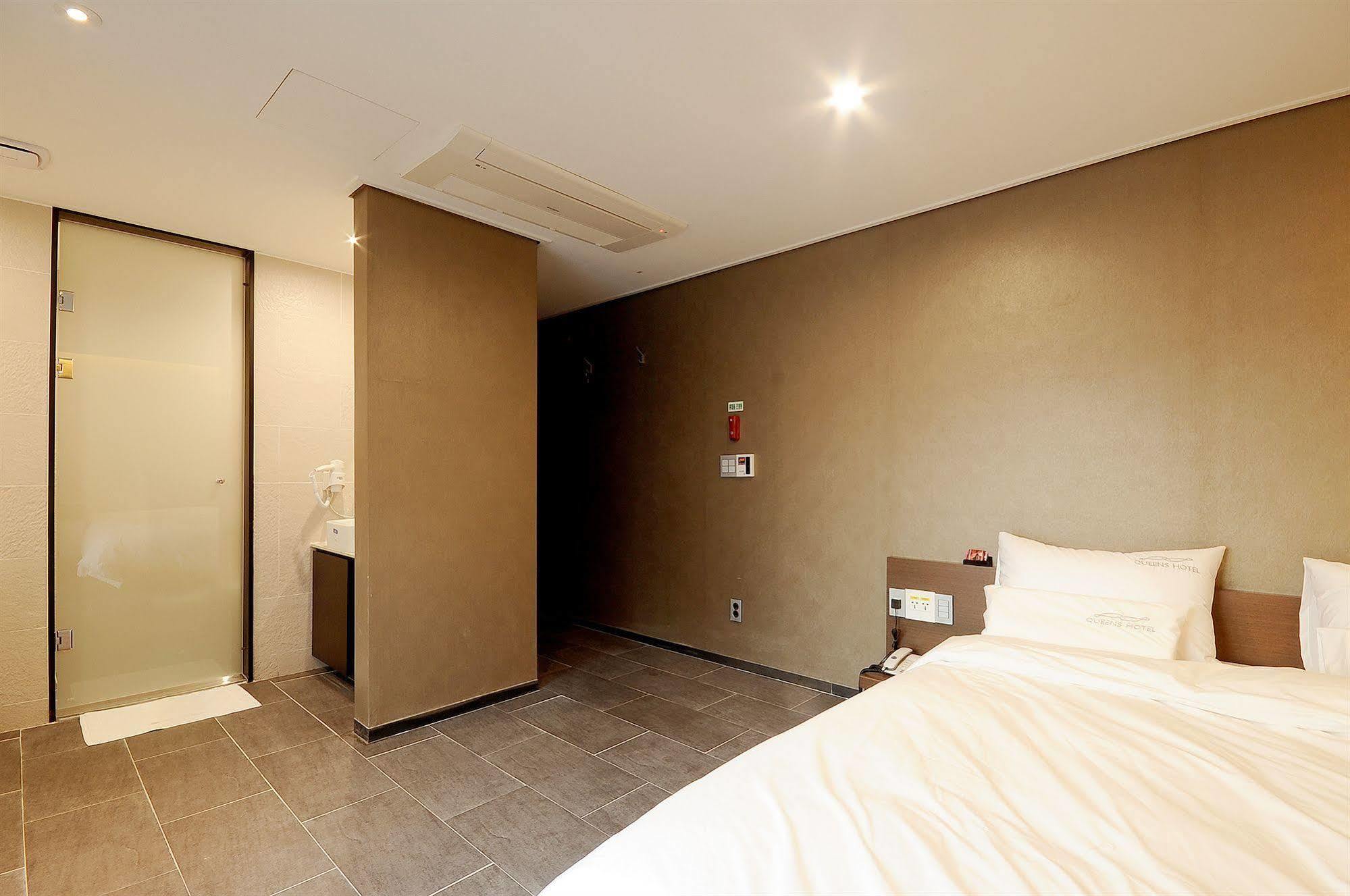 Queens Seomyeon 3* Busan